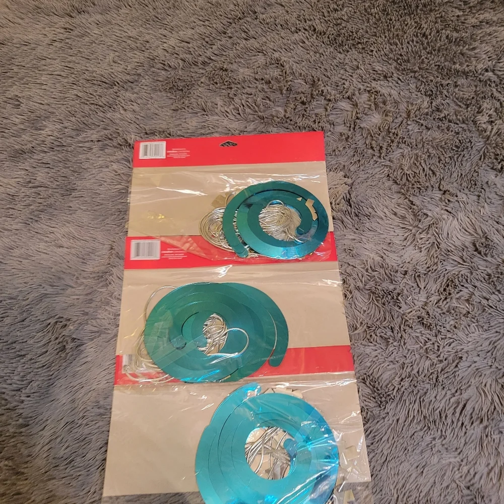 Dizzy Dangler Foil Garland, 3 packs.